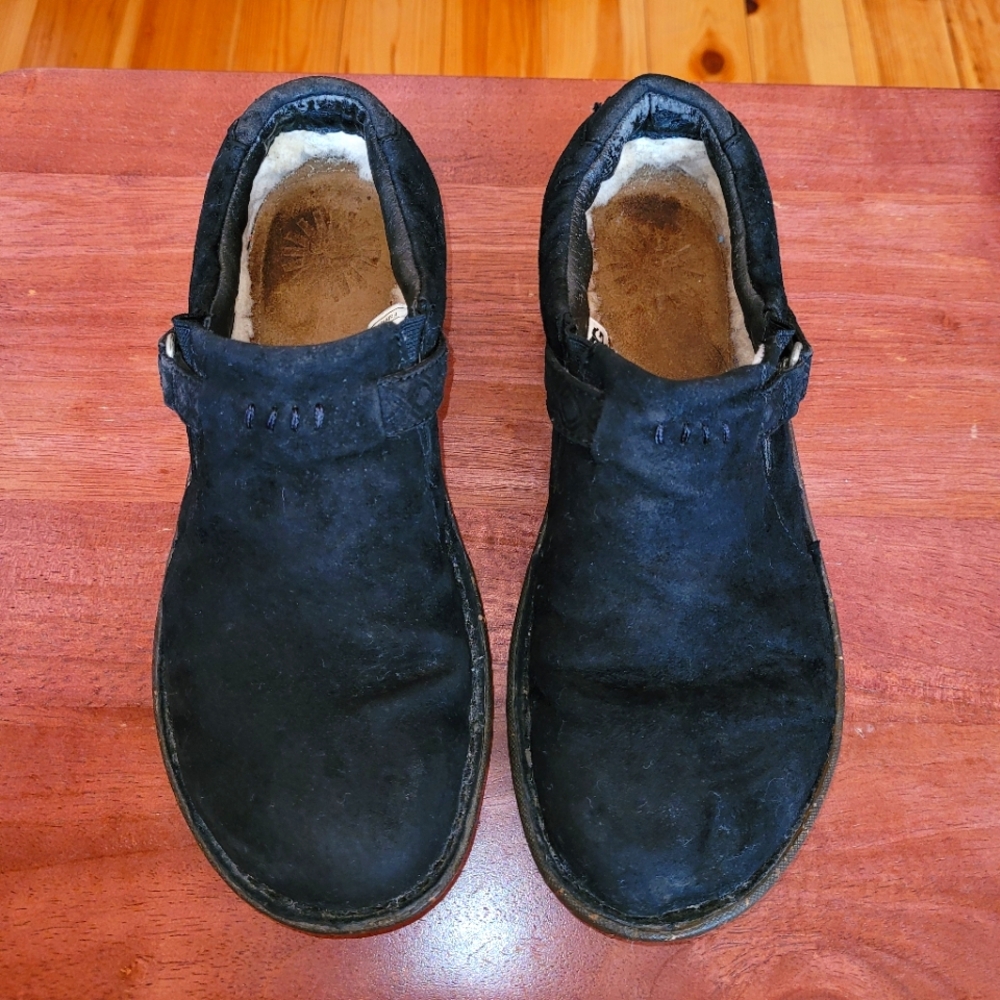 UGG AU Black Suede Leather Slip-On Shoes Clogs #1931 Brown Speckled Sole Size 8